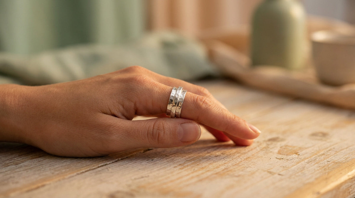 Comment utiliser une bague anti-stress pour apaiser l'anxiété Image