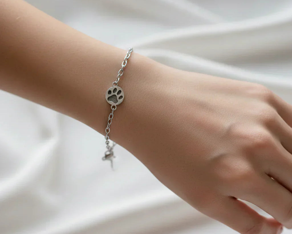 bracelet portée sur poignet gauche