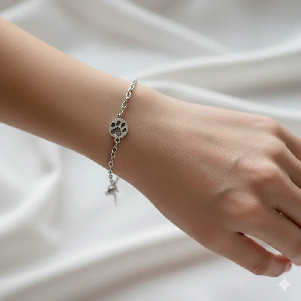 bracelet portée sur poignet gauche Image