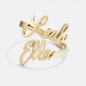 Bague ouverte deux prénoms gravés en écriture cursive, finition dorée