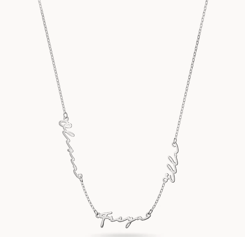 Collier plusieurs prénoms argenté, trois prénoms découpés reliés par une chaîne fine