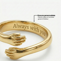 Bague gravée à l'intérieur : prénom, date ou mot doux, ici Always with you sur une bague câlin dorée