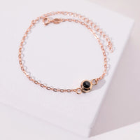 Bracelet projection photo rose gold vue de dessus - bijou romantique photo personnalisée Petale Paris