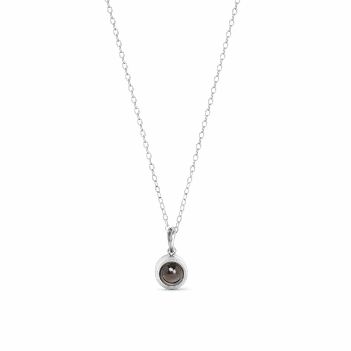 Pendentif projection photo personnalisé argent fond blanc - collier bijou cadeau femme Petale Paris